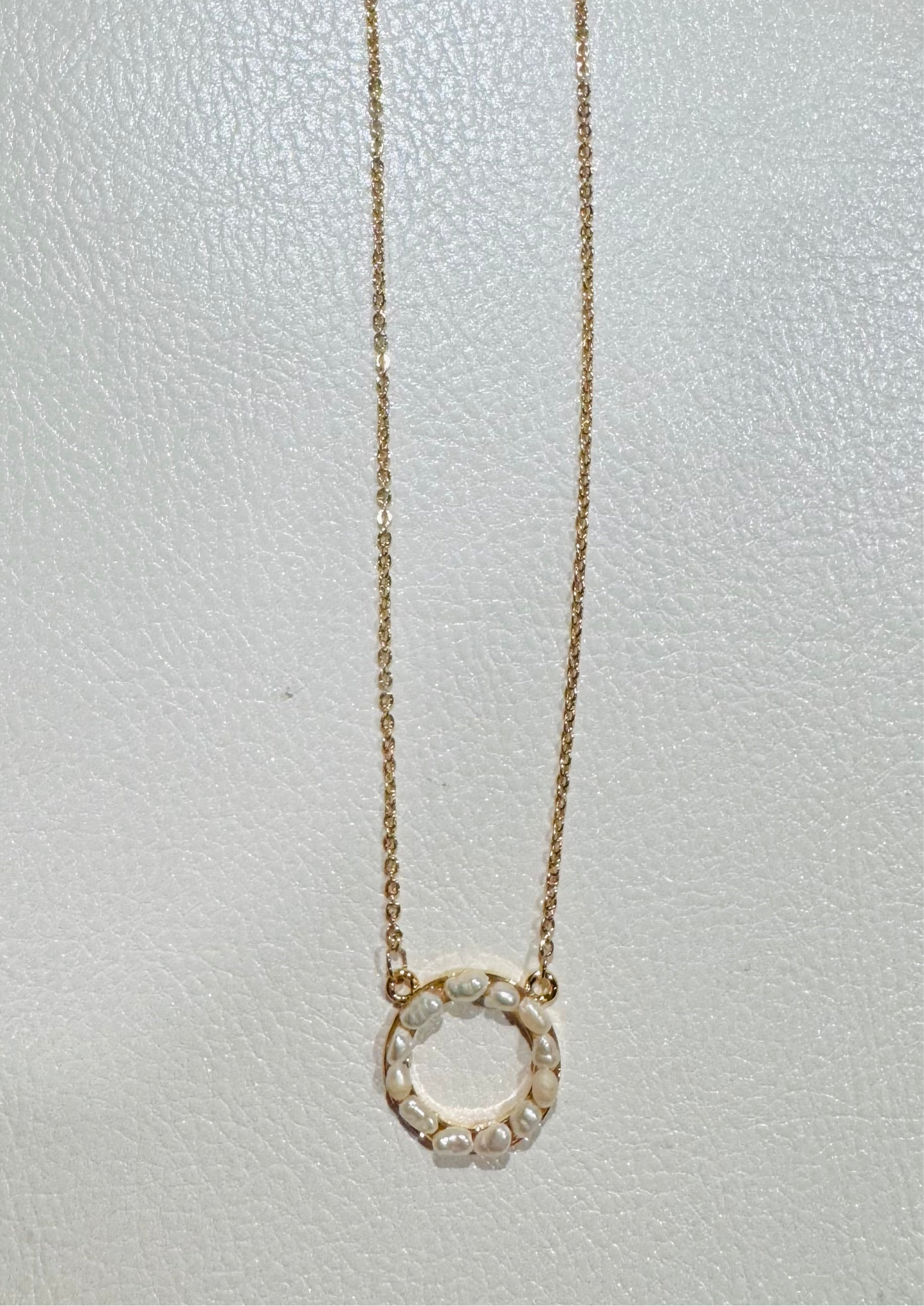 Circle Pearl Necklace