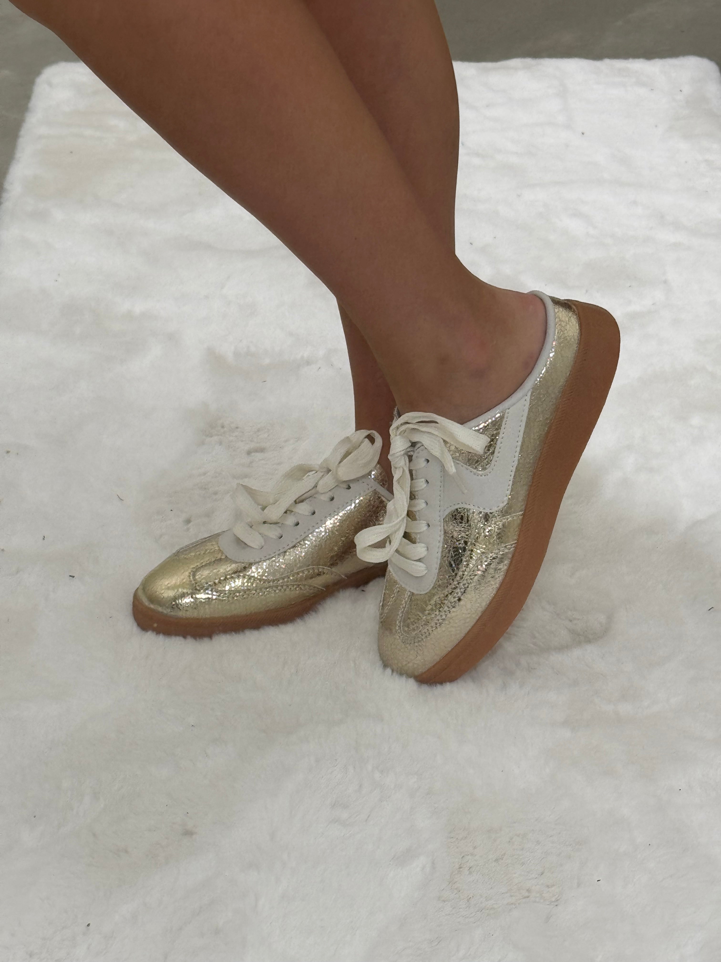 Basic Gold Sneaker