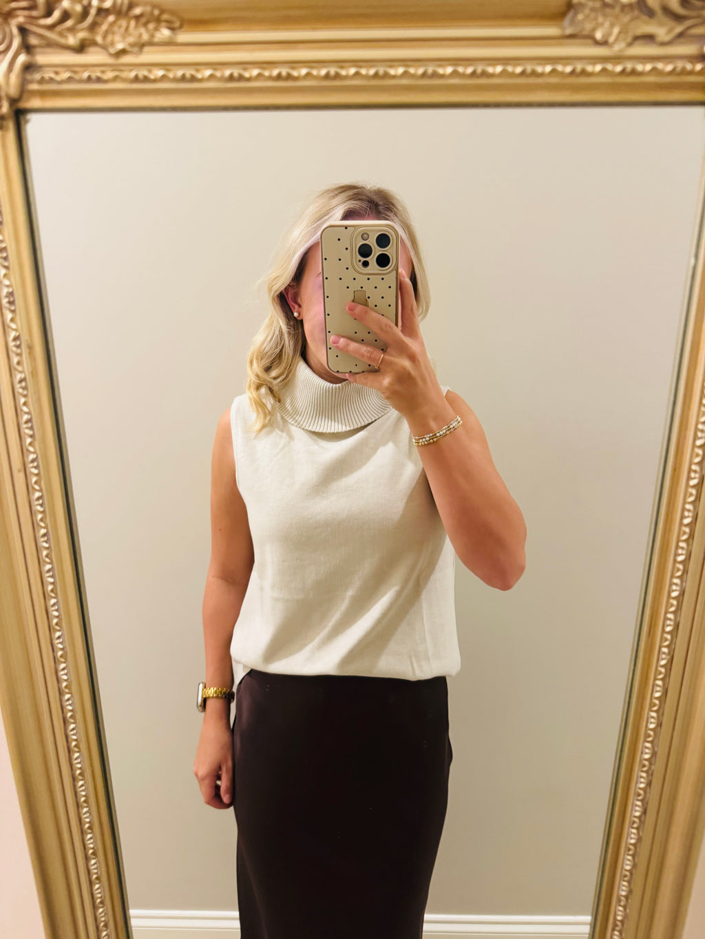 Sleeveless Beige Turtle Neck