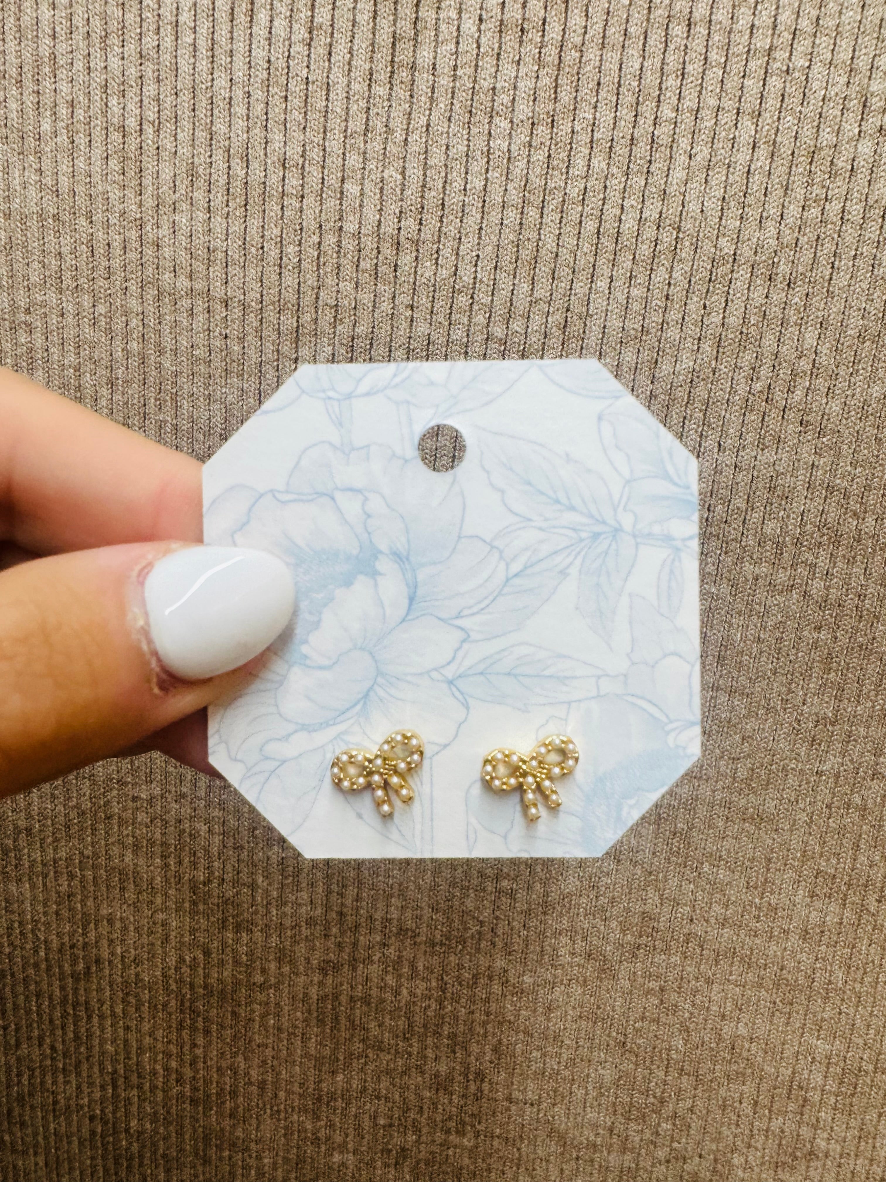 Pearl Bow Studs