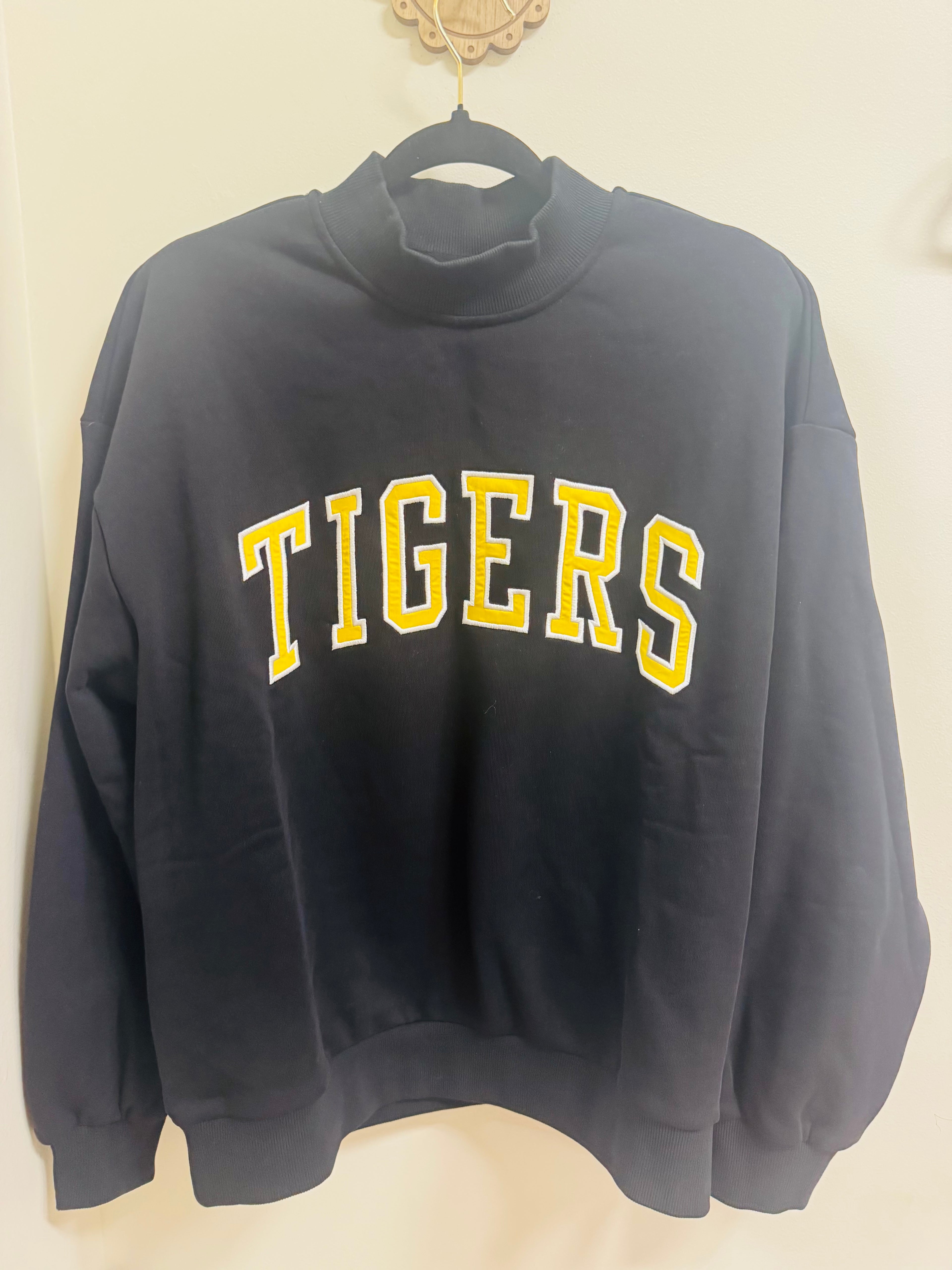 TIGERS Mockneck