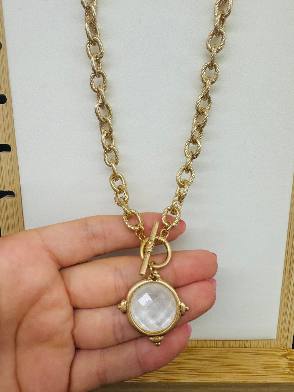Toggle Necklace Cream