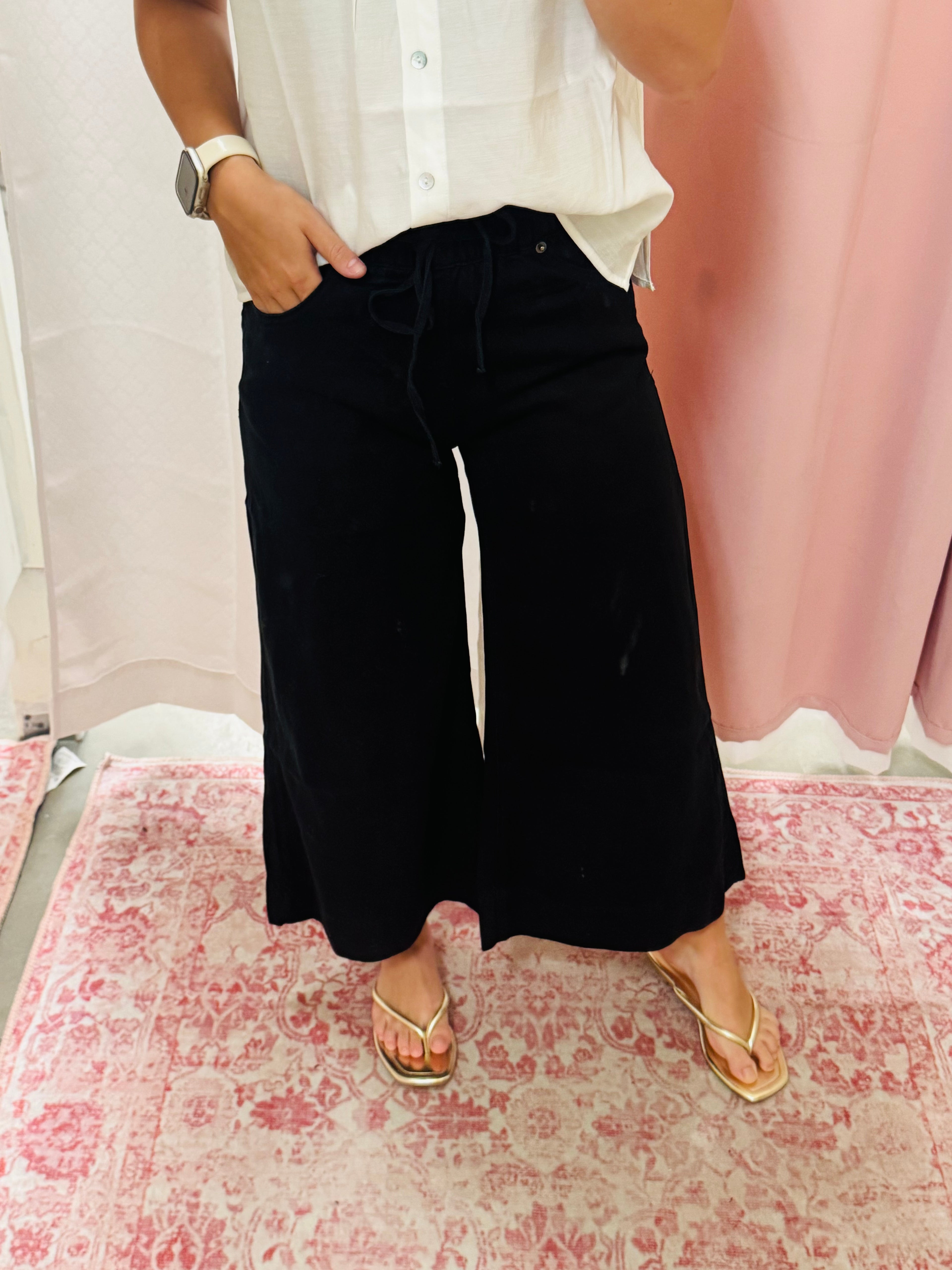 Cropped Black Jogger Jeans
