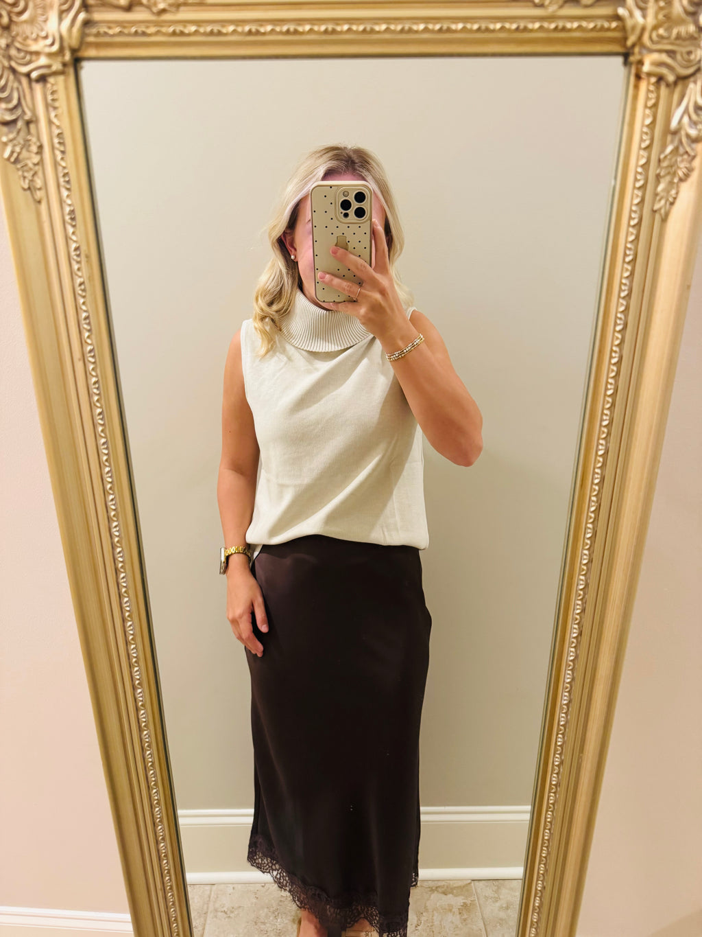 Sleeveless Beige Turtle Neck