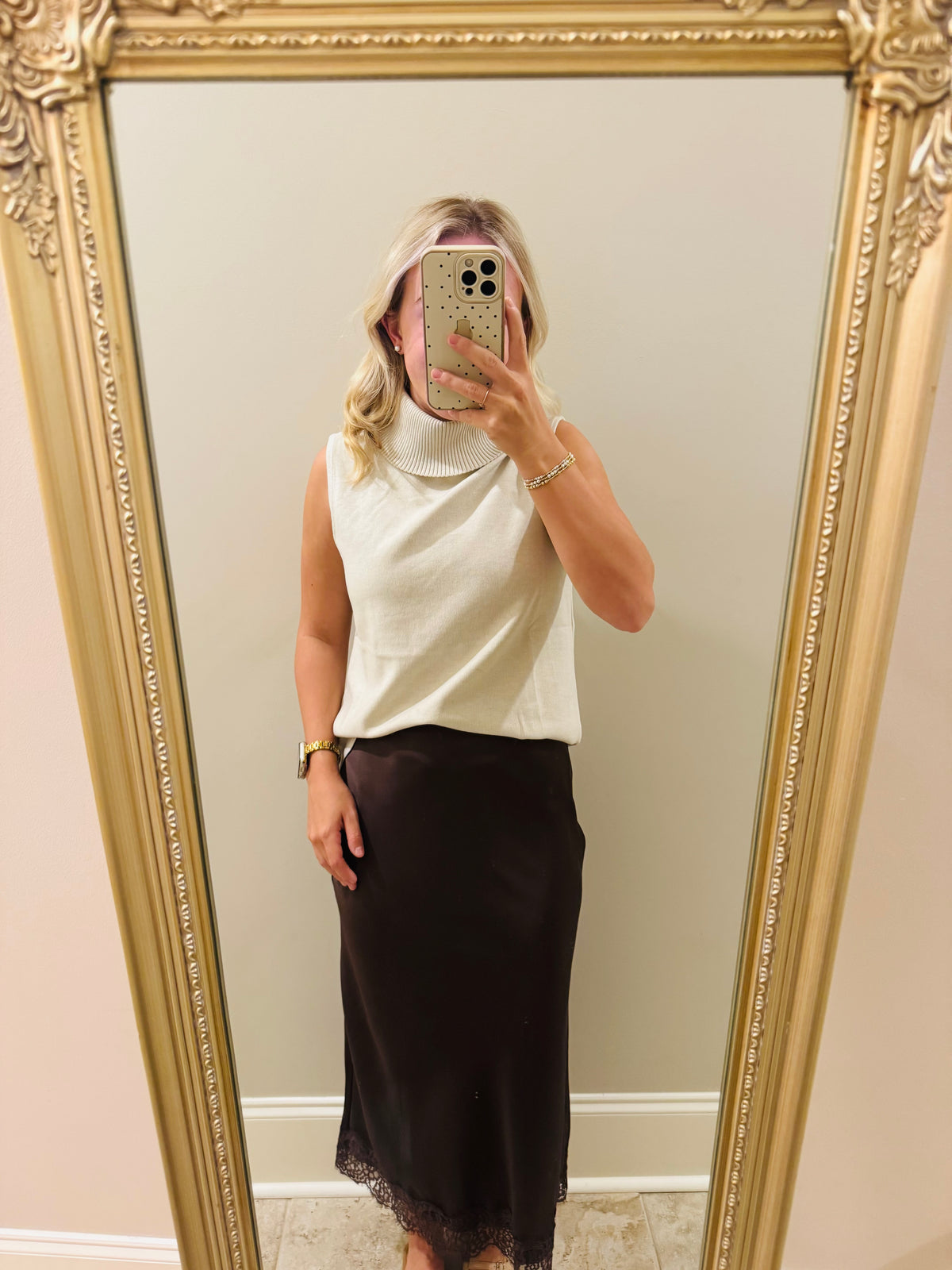 Sleeveless Beige Turtle Neck