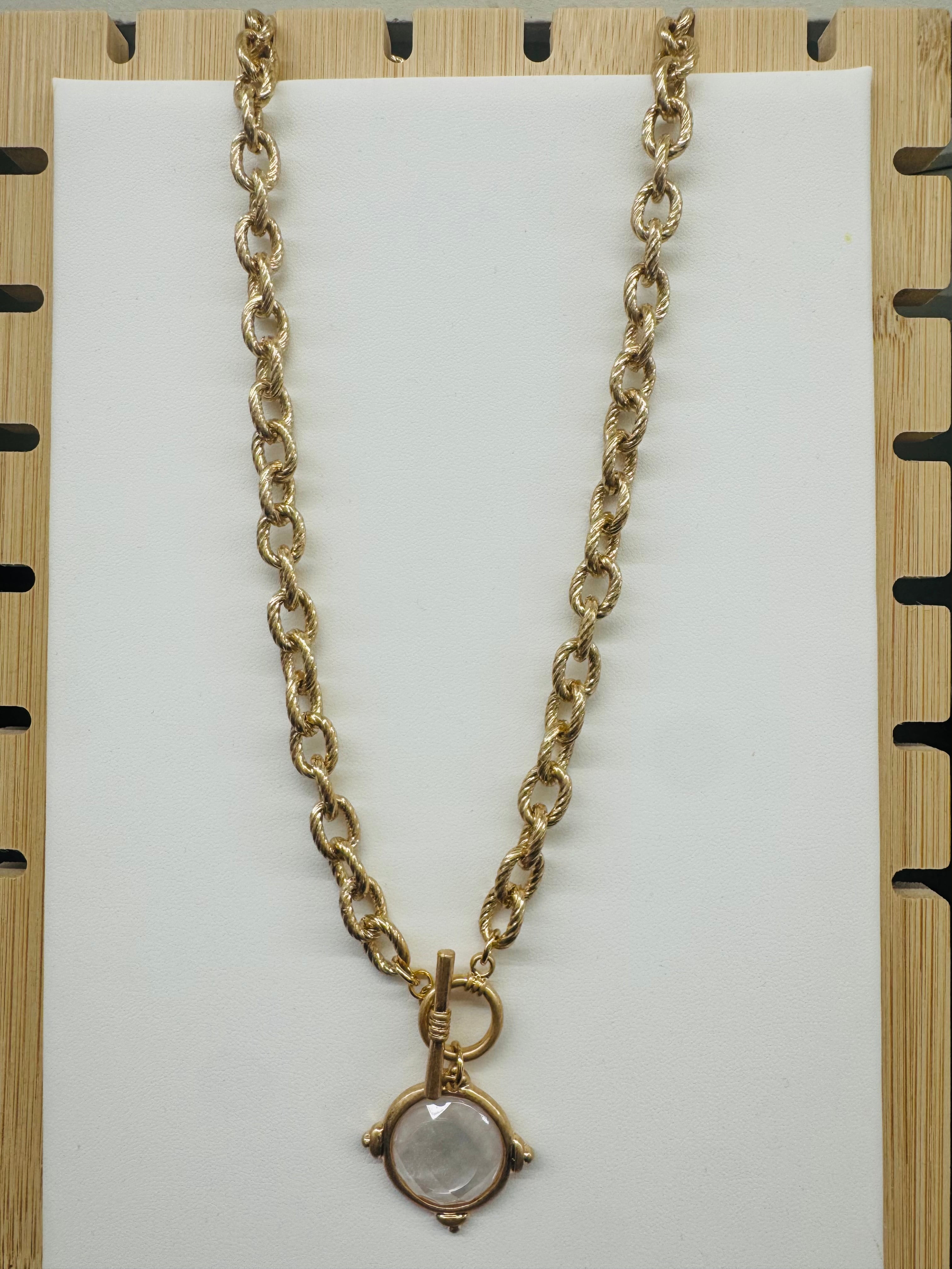 Toggle Necklace Cream