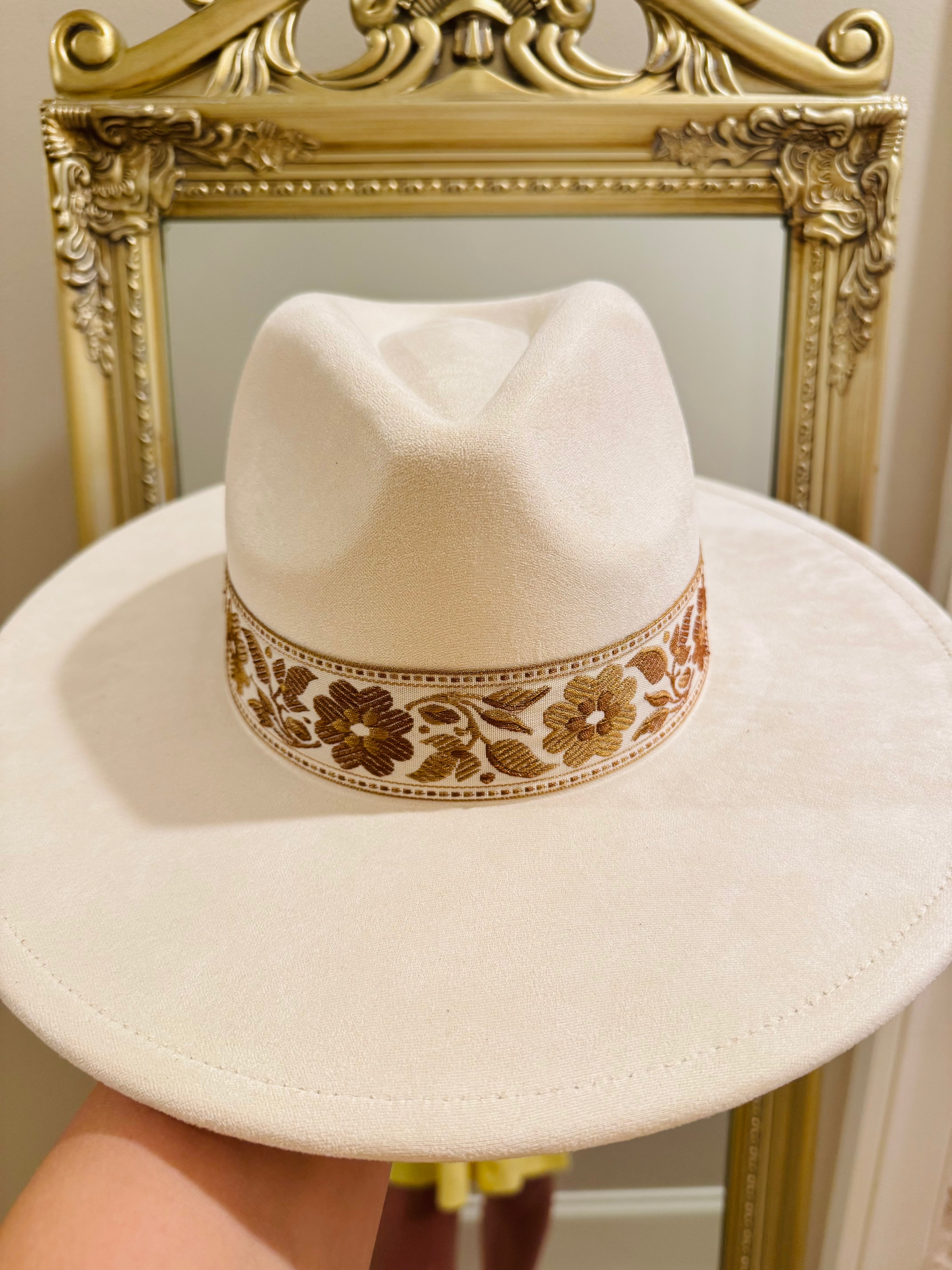 Feeling Festive Ivory