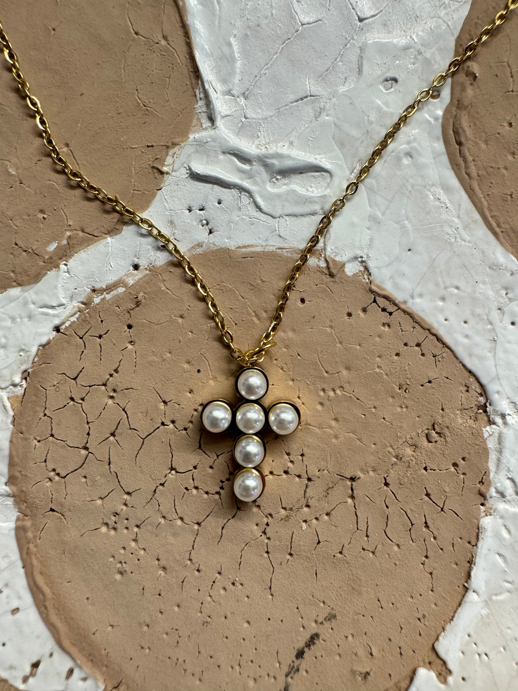 Dainty Pearl Cross